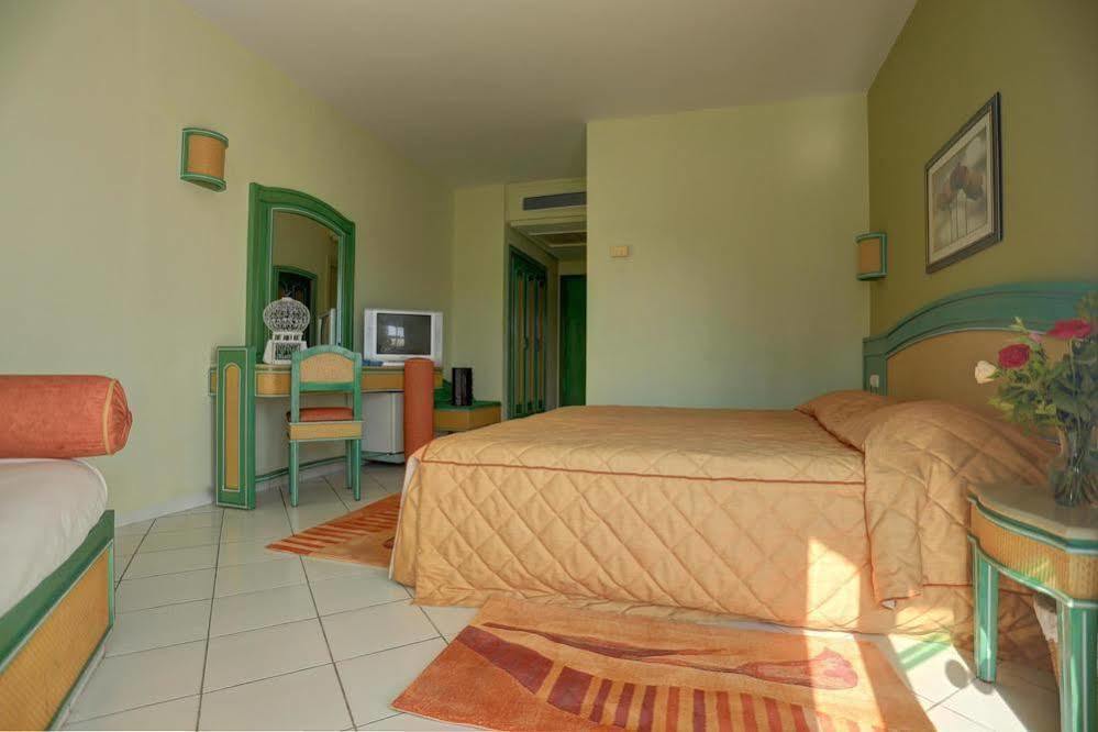 Garden Hotel 4*